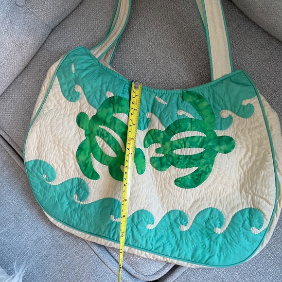 Quilted Turtle Hawaiian Beach Bag - Picture 4 of 8